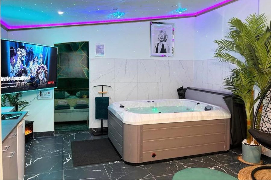 GALAXY SPA - Suite Jupiter avec Jacuzzi Privatif (2)